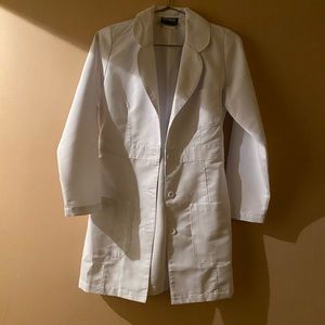 WHITE LAB COAT